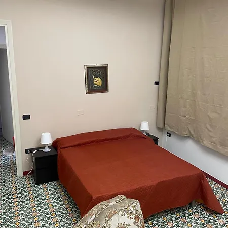 Garibaldi House 3*